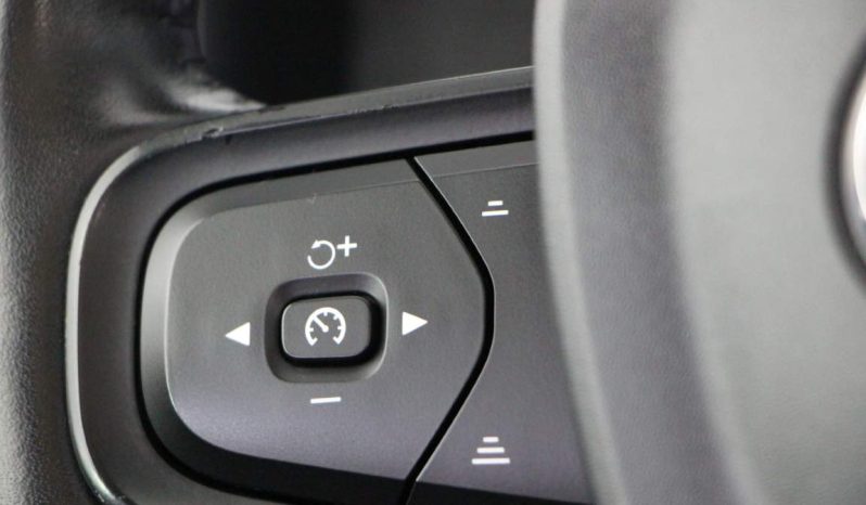 
								Volvo XC40 2.0 D3 full									