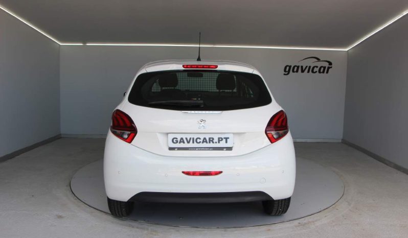 
								Peugeot 208 Van 1.5 BlueHDi full									