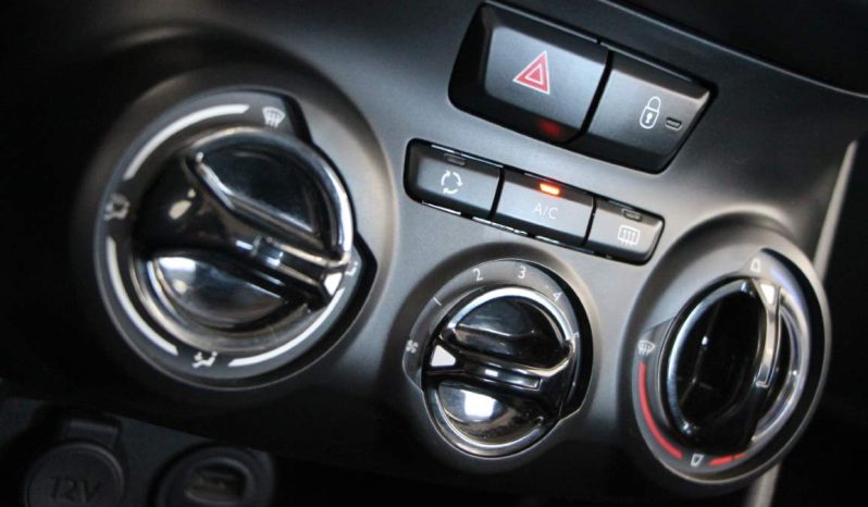 
								Peugeot 208 Van 1.5 BlueHDi full									