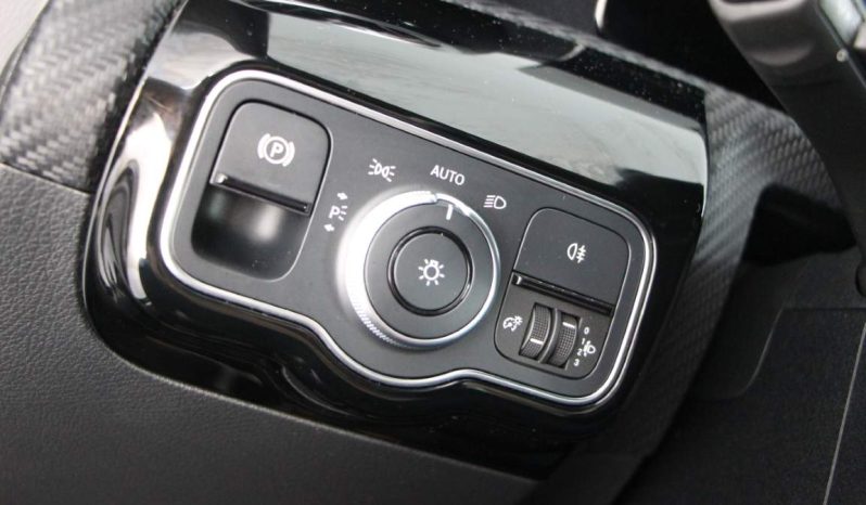 
								Mercedes-Benz A 180d full									