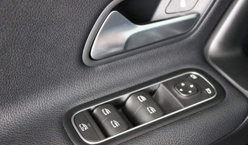 
								Mercedes-Benz A 180d full									