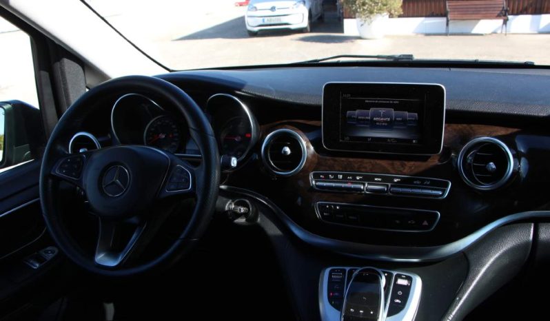 
								Mercedes-Benz V220d full									