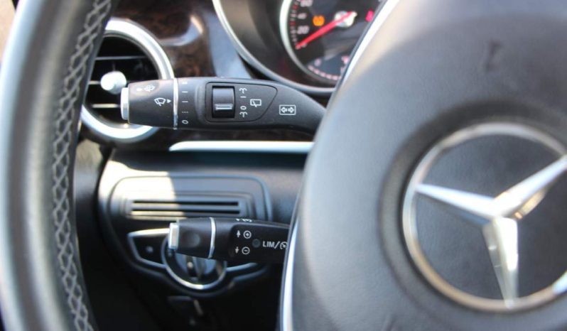 
								Mercedes-Benz V220d full									