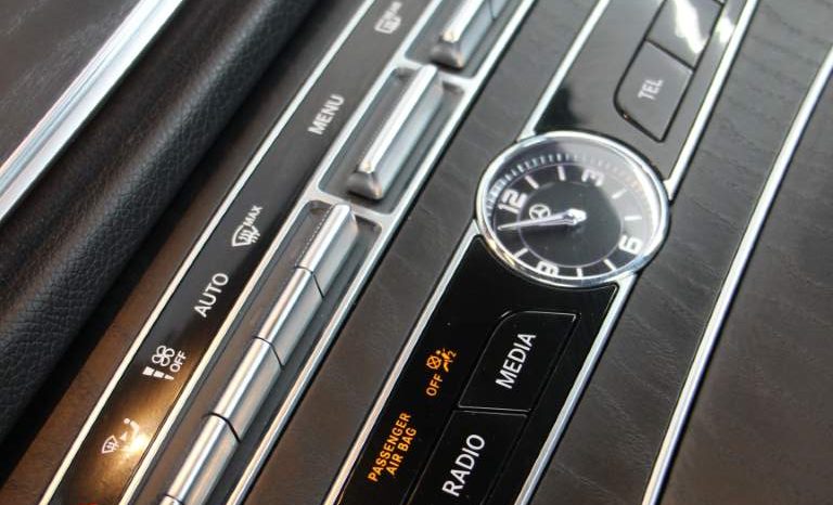 
								Mercedes-Benz E 220d Coupé full									