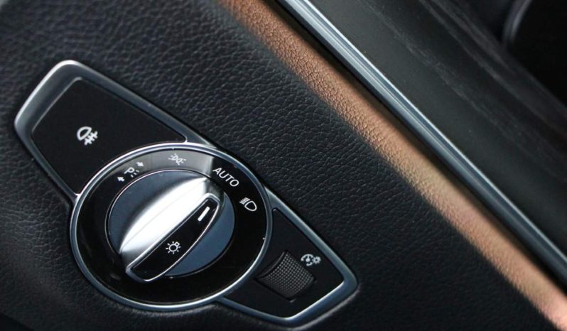 
								Mercedes-Benz E 220d Coupé full									