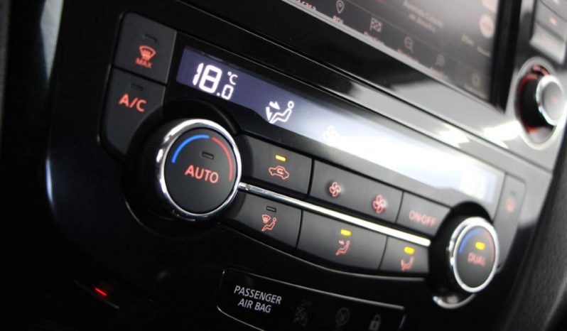 
								Nissan Qashqai 1.5 dCi full									