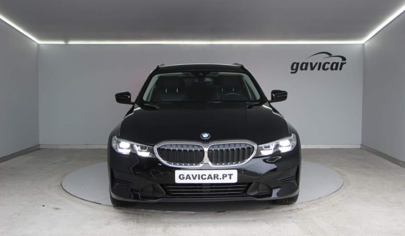 
								BMW 320e Touring full									