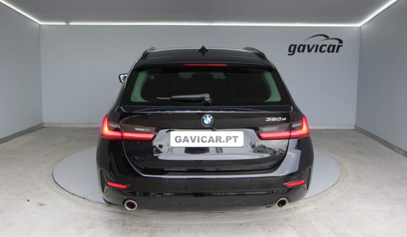 
								BMW 320e Touring full									