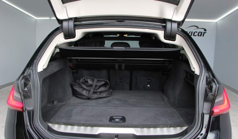 
								BMW 320e Touring full									