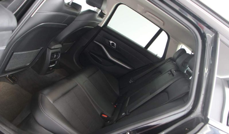 
								BMW 320e Touring full									