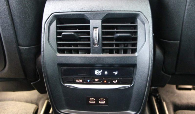 
								BMW 320e Touring full									