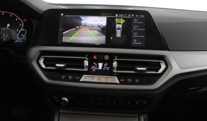 
								BMW 320e Touring full									