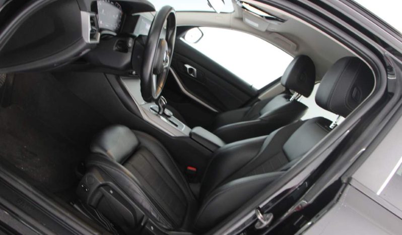 
								BMW 320e Touring full									