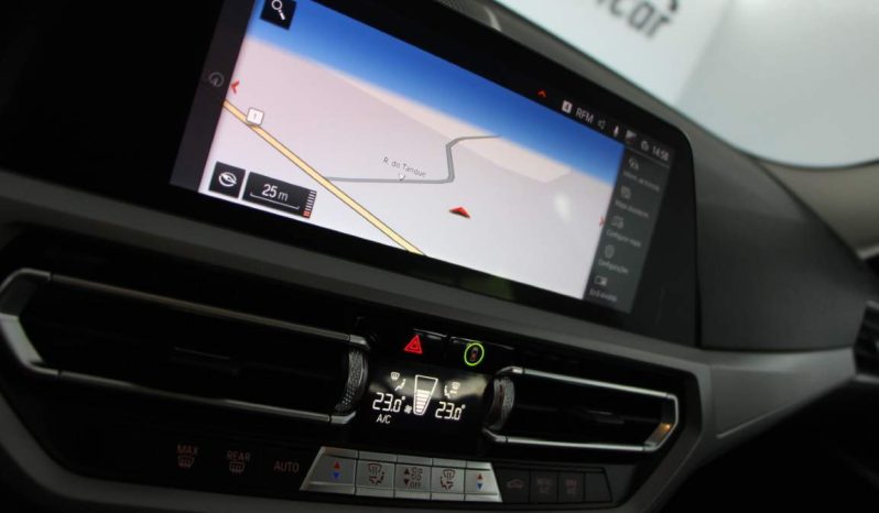 
								BMW 320e Touring full									
