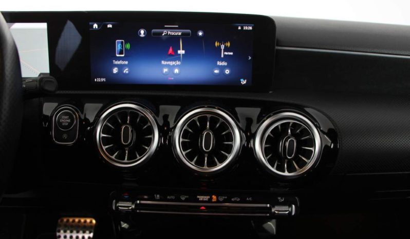 
								Mercedes-Benz A200 full									