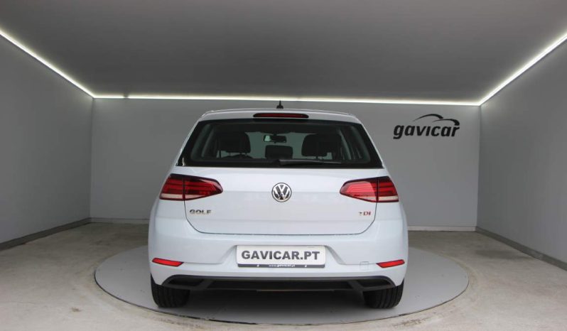 
								Volkswagen Golf full									