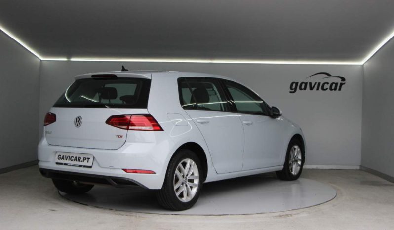 
								Volkswagen Golf full									