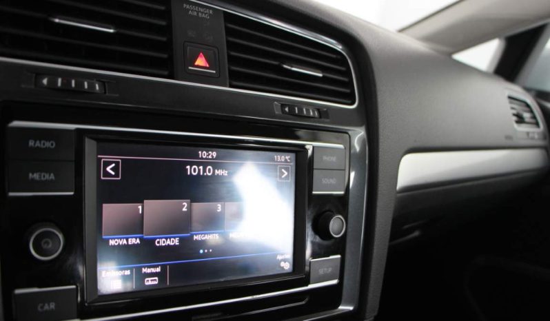 
								Volkswagen Golf full									