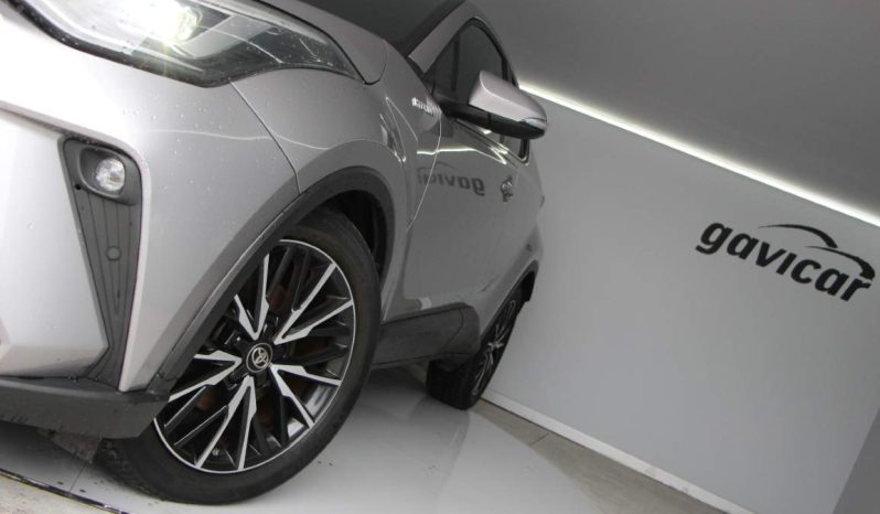 
								Toyota C-HR full									