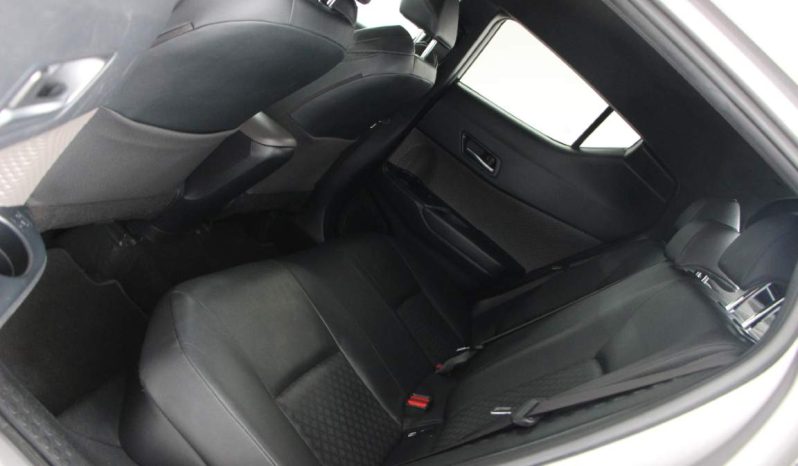 
								Toyota C-HR full									