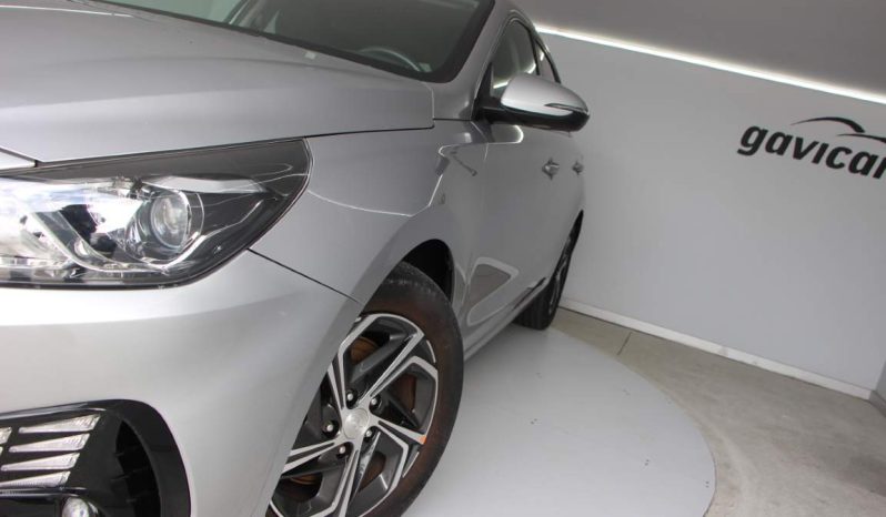 
								Hyundai i30 full									