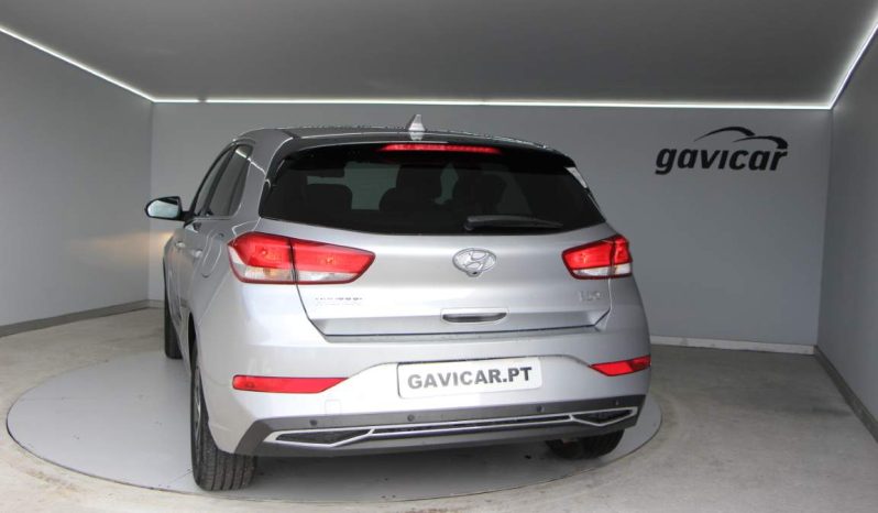 
								Hyundai i30 full									