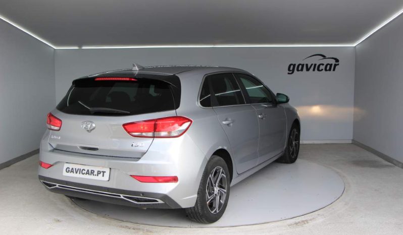 
								Hyundai i30 full									