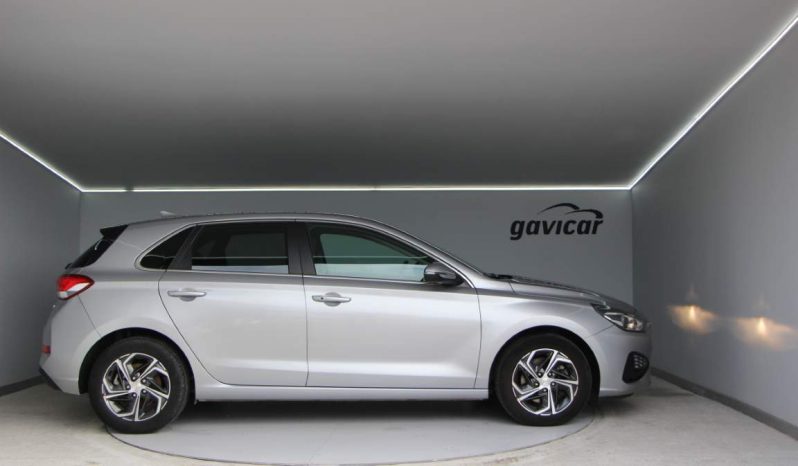 
								Hyundai i30 full									