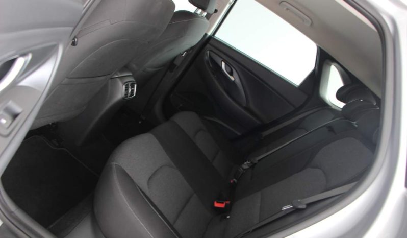 
								Hyundai i30 full									