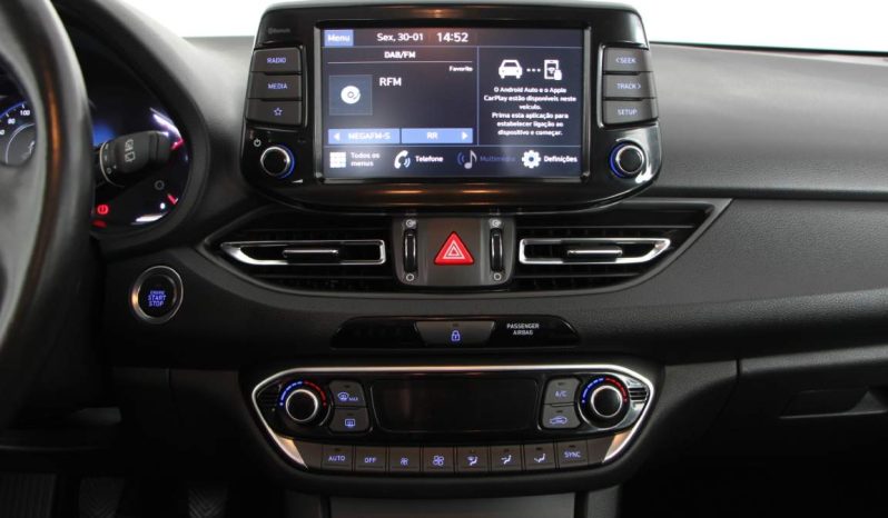 
								Hyundai i30 full									