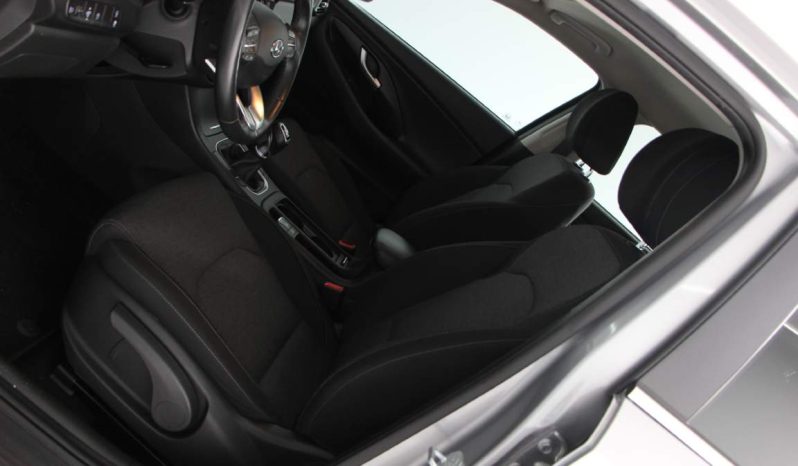 
								Hyundai i30 full									