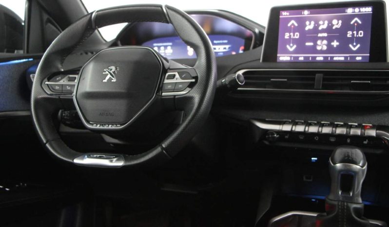 
								Peugeot 3008 full									