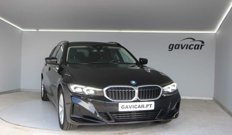 
								BMW 320e Touring full									