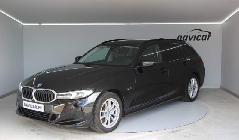 
								BMW 320e Touring full									