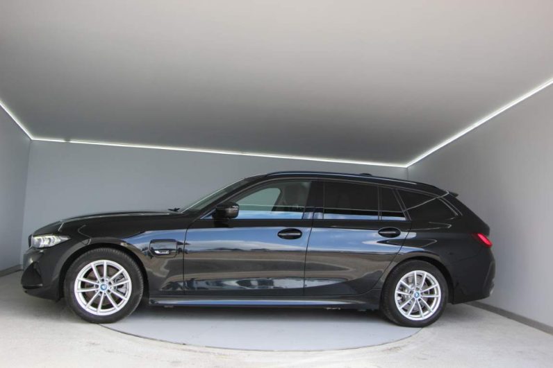BMW 320e Touring