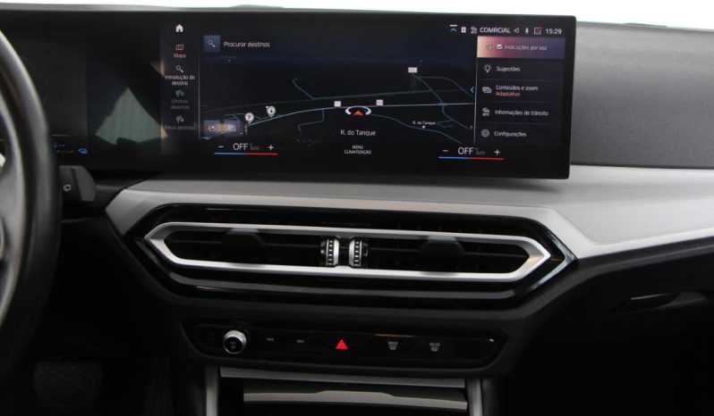 
								BMW 320e Touring full									