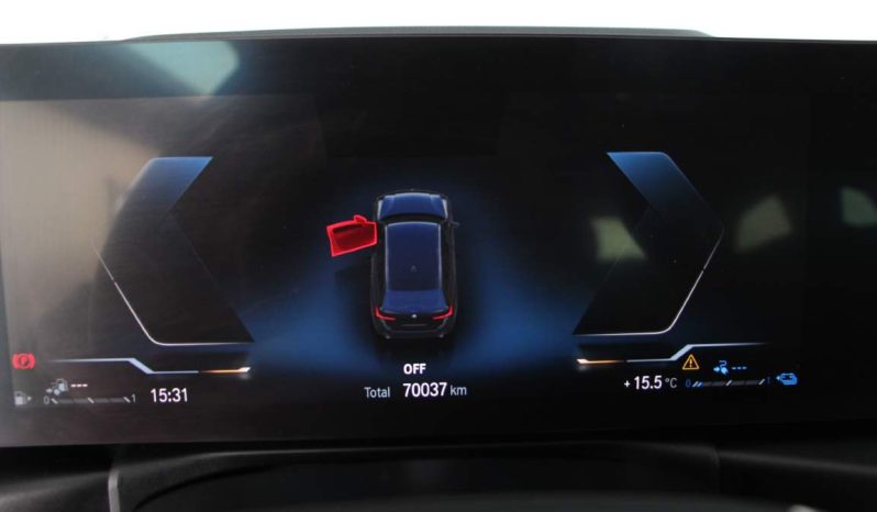 
								BMW 320e Touring full									