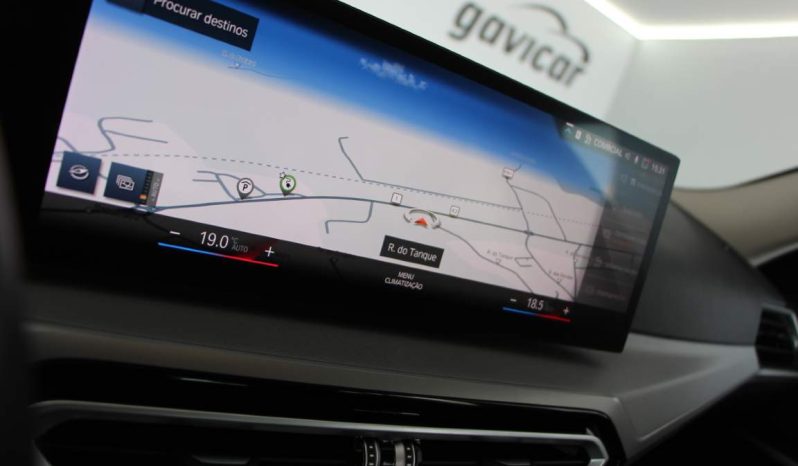 
								BMW 320e Touring full									