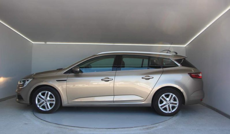 
								Renault Megane ST 1.5 Blue dCi full									
