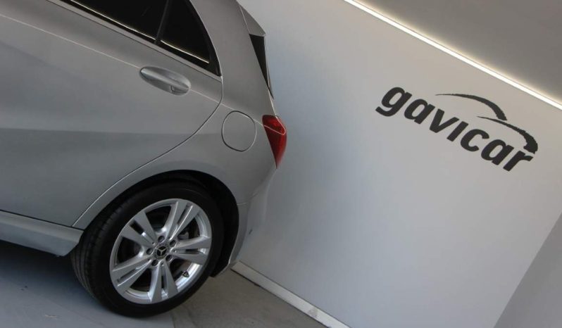 
								Mercedes-Benz A 180d full									