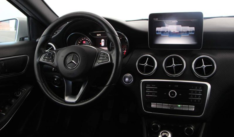 
								Mercedes-Benz A 180d full									