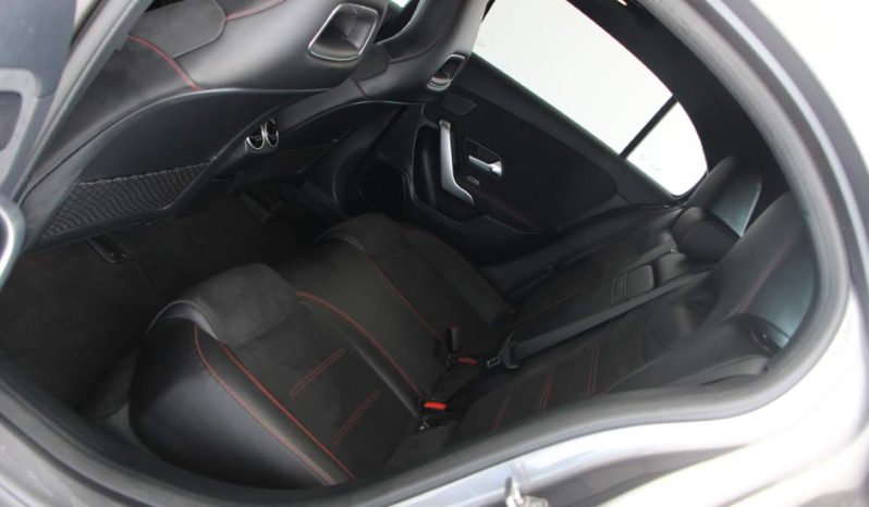 
								Mercedes-Benz A 180d full									