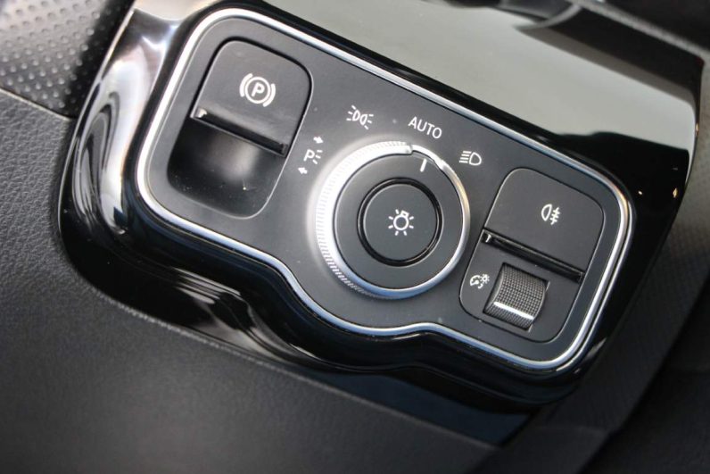 Mercedes-Benz A 180d