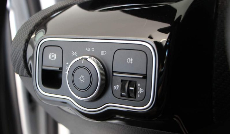 
								Mercedes-Benz A160 d full									