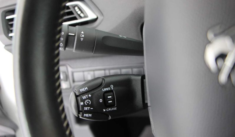 
								Peugeot 308 1.5 BlueHDi full									