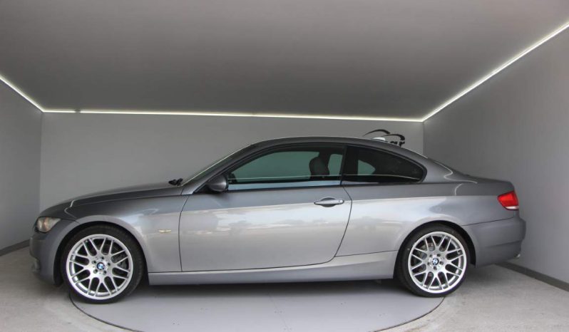 
								BMW 320 D Coupé full									