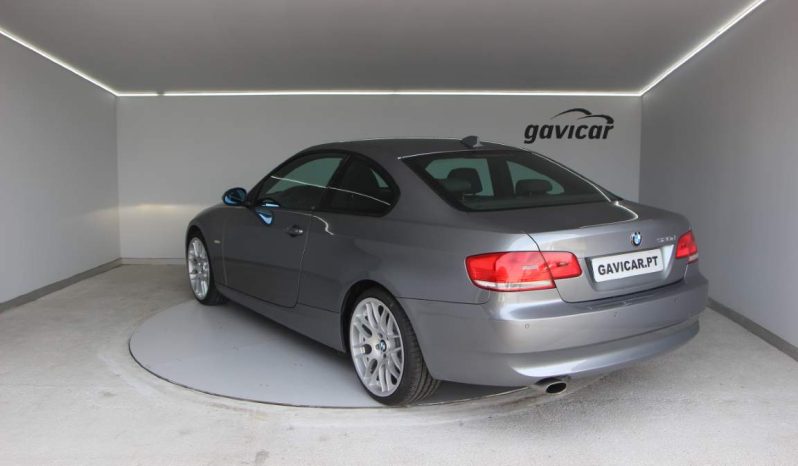 
								BMW 320 D Coupé full									