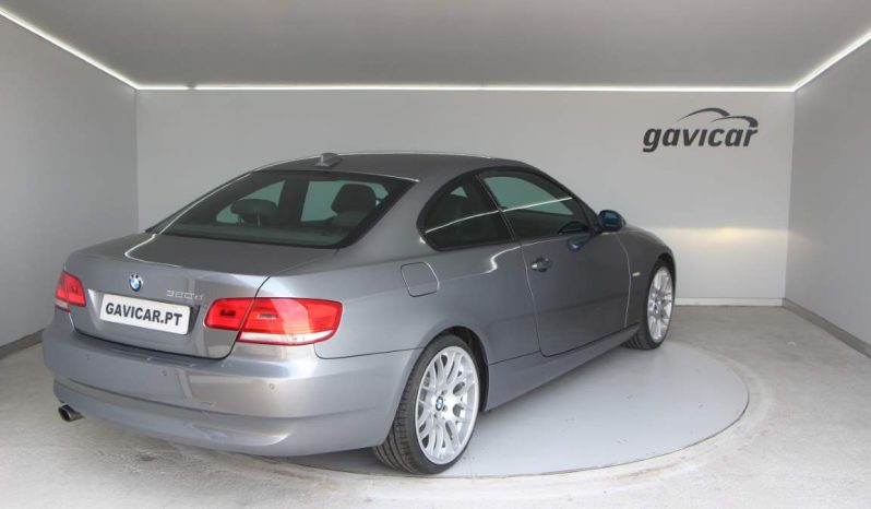 
								BMW 320 D Coupé full									