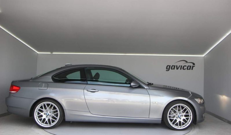 
								BMW 320 D Coupé full									