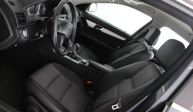 
								Mercedes-Benz C220 CDi full									